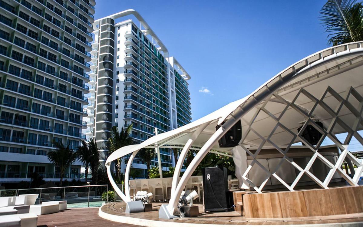 Azure Urban Resort Residences - The Paris Hilton Beach Club Manila Exterior photo